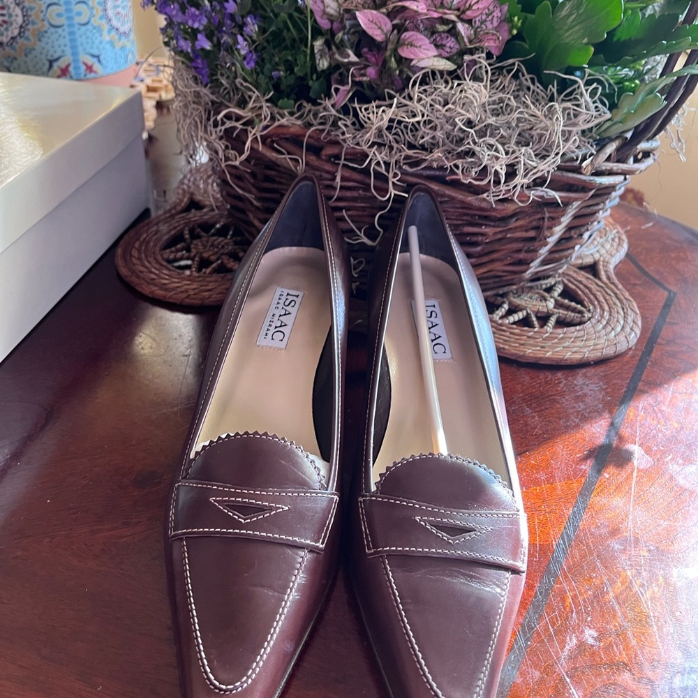 Isaac Mizrahi Pauline Calf Brown Small Heel